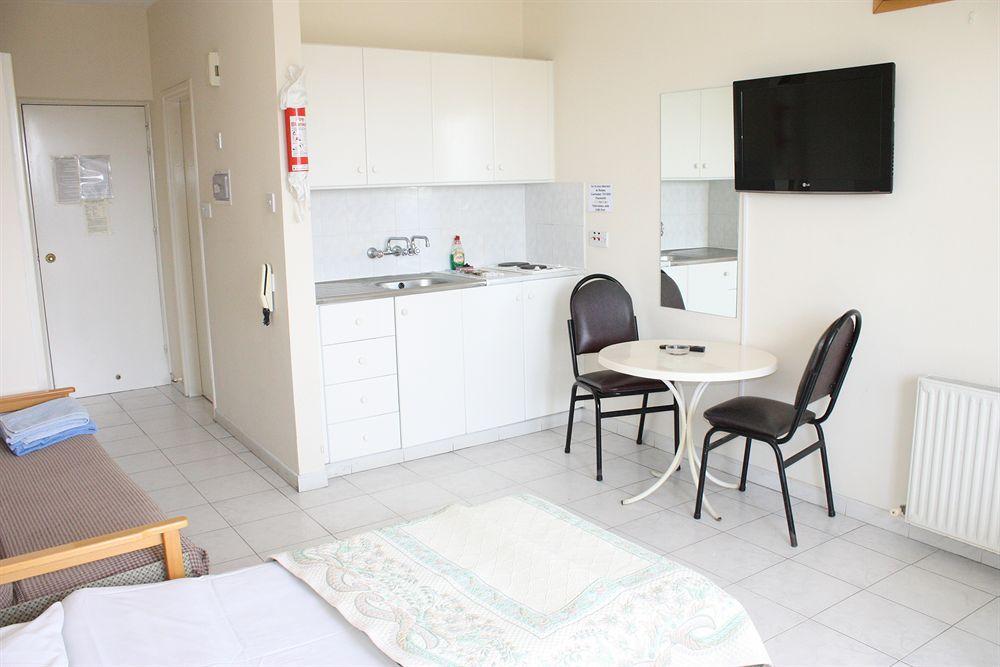 לימסול Tycoon Apartments מראה חיצוני תמונה