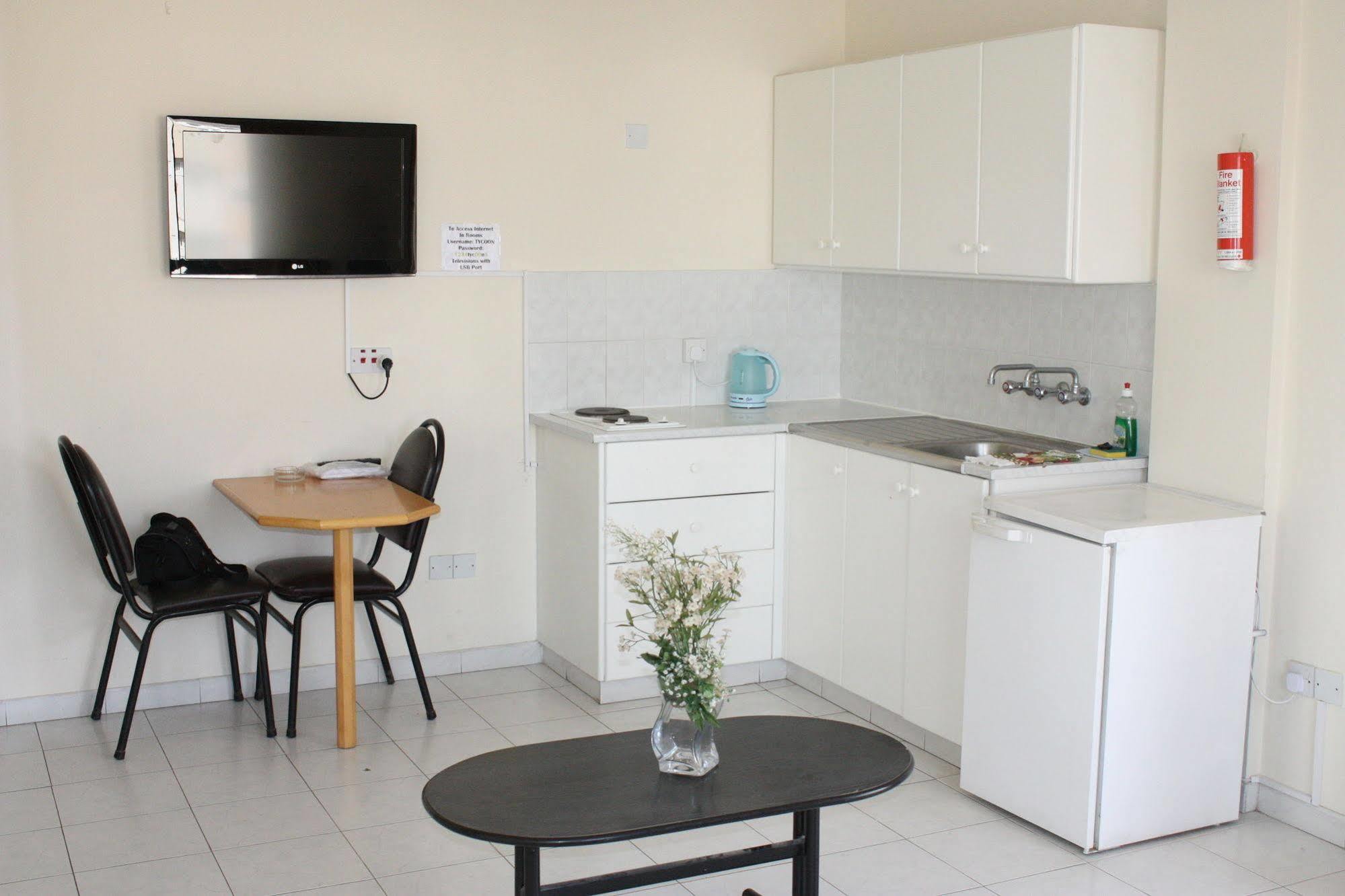 לימסול Tycoon Apartments מראה חיצוני תמונה