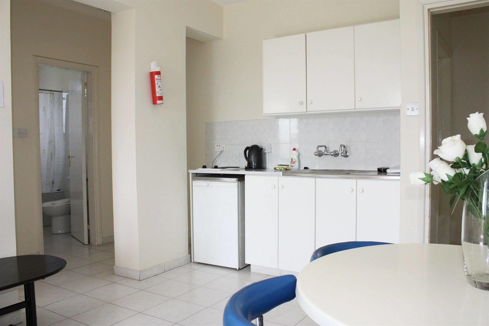 לימסול Tycoon Apartments מראה חיצוני תמונה