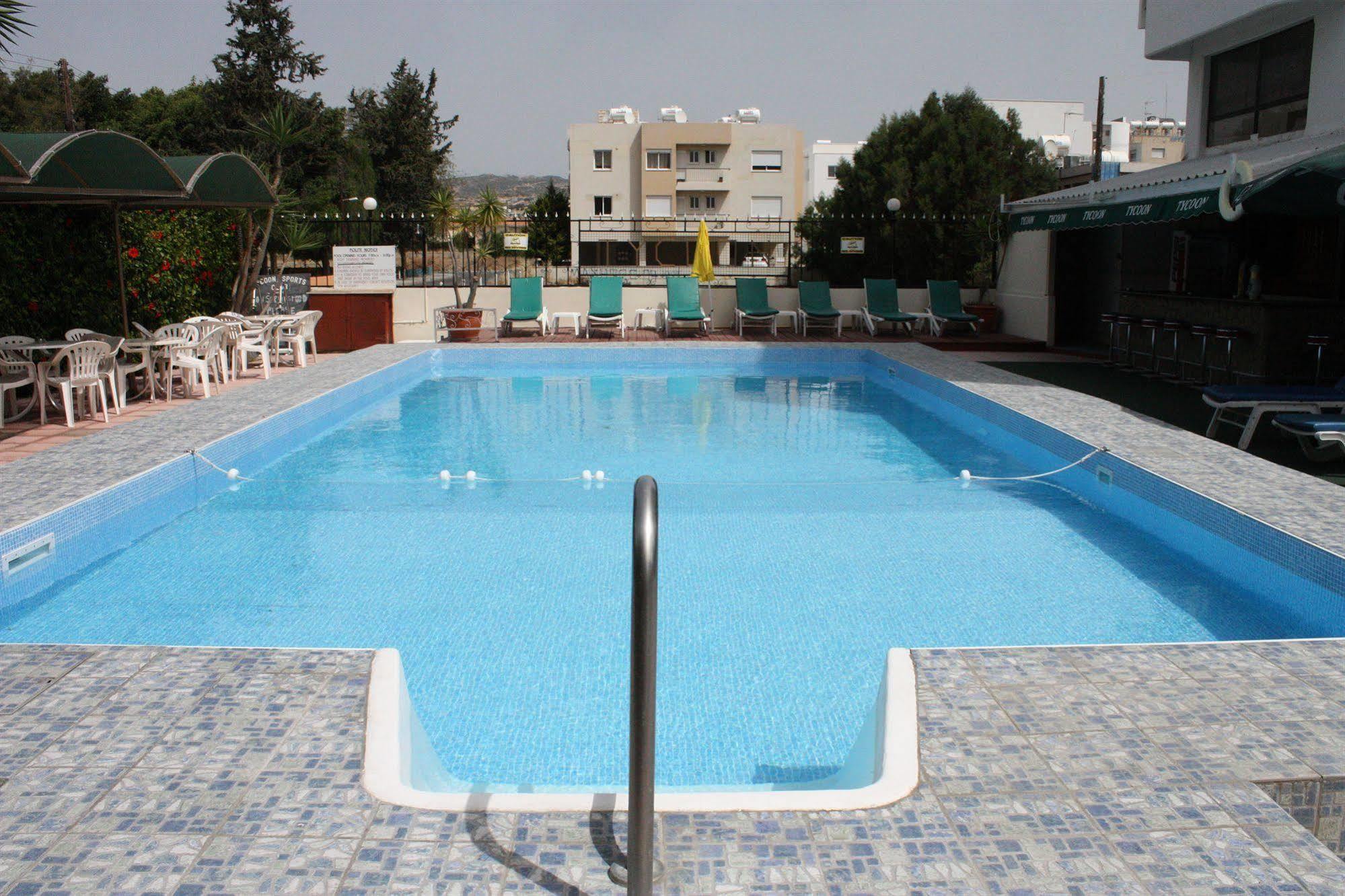 לימסול Tycoon Apartments מראה חיצוני תמונה