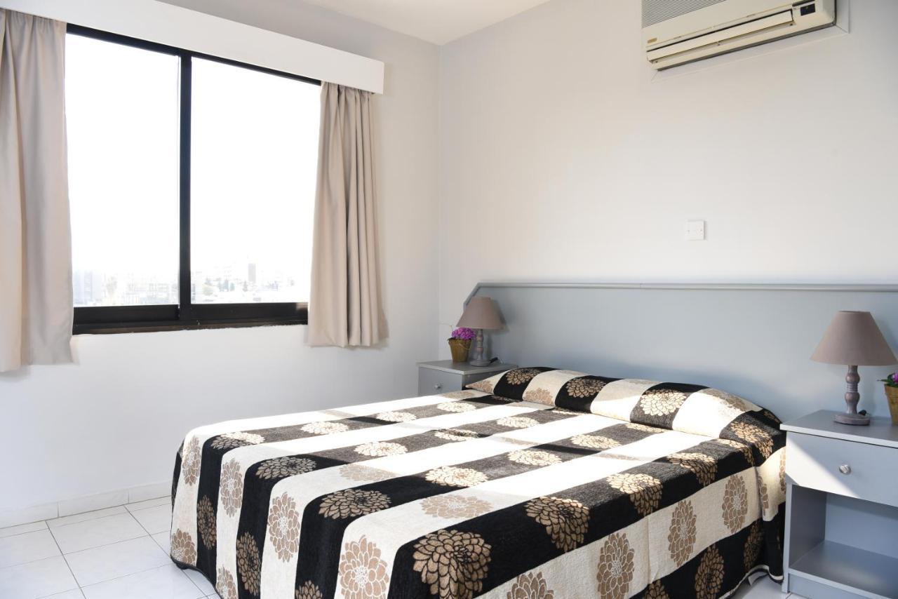 לימסול Tycoon Apartments מראה חיצוני תמונה